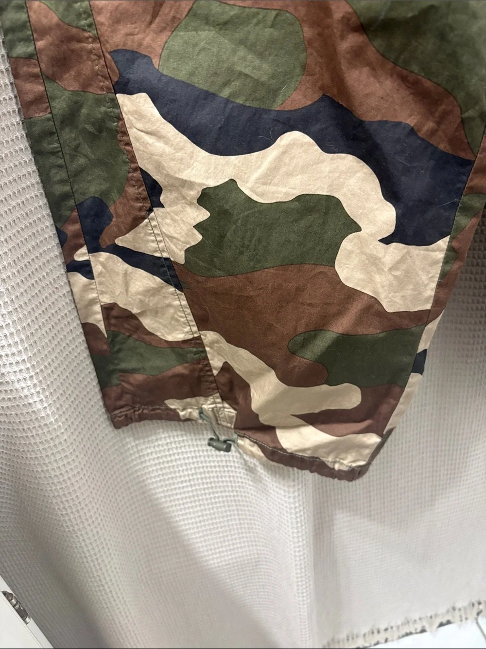 Good American Camo Zip-Front Cargo Pants in Green Brown Tan nwot - Picture 5 of 9